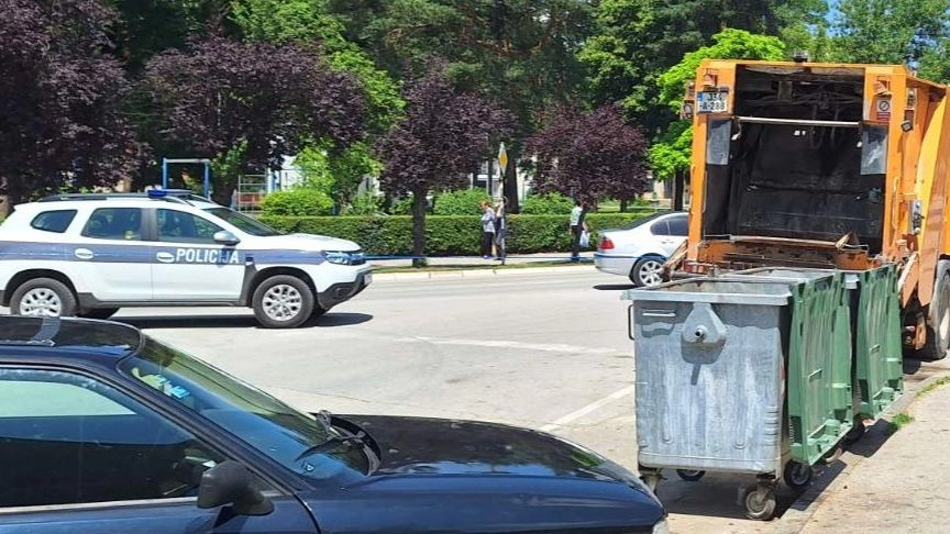 Novi detalji: Beba pronađena u kontejneru u Bugojnu rođena živa, traži se majka